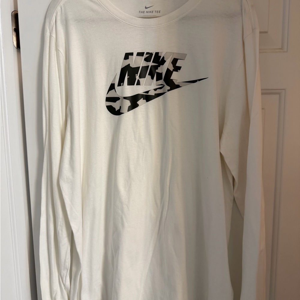 Nike Classic White Tee